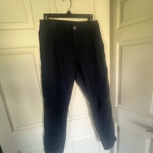 KUHL men’s size 30x32 dark blue cargo-outdoor pants. Retails for $99.